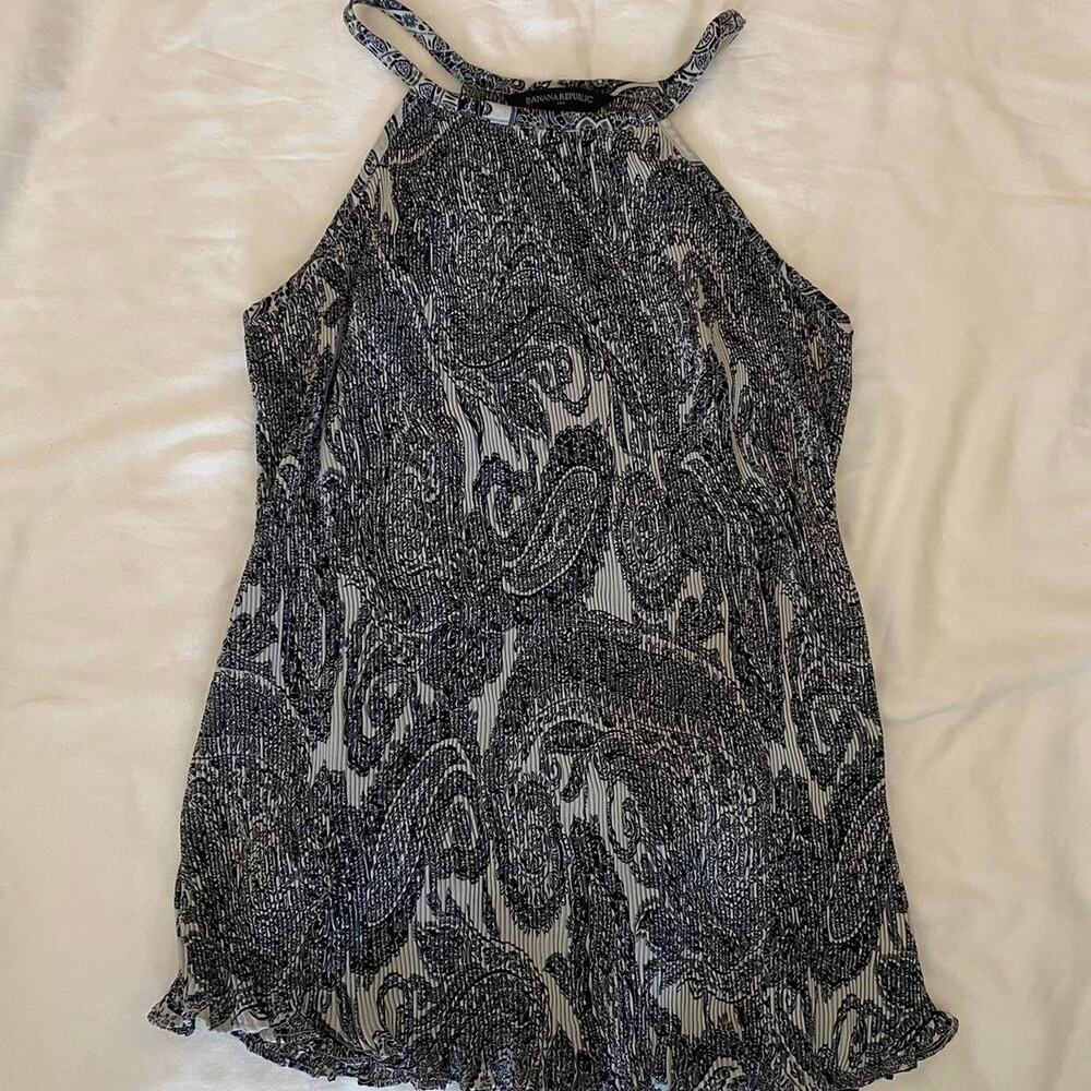 Banana republic black white paisley top blouse